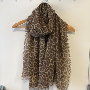 3/$30 ✨MK Tan Leopard Print Lightweight Scarf